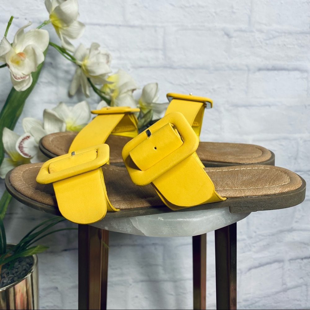 Yellow Sandals - Picture 5 of 9
